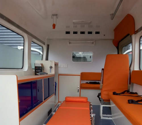 東風(fēng)御風(fēng)短軸救護(hù)車 東風(fēng)御風(fēng)短軸救護(hù)車