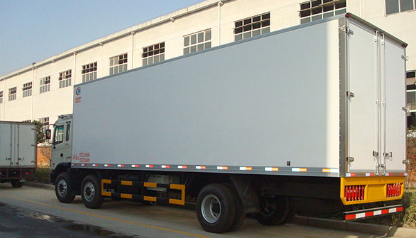 湖北程力冷藏車價(jià)格不同使用的材料就不同,價(jià)格決定質(zhì)量