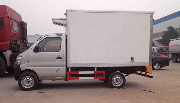 湖北程力冷藏車價(jià)格不同使用的材料就不同,價(jià)格決定質(zhì)量